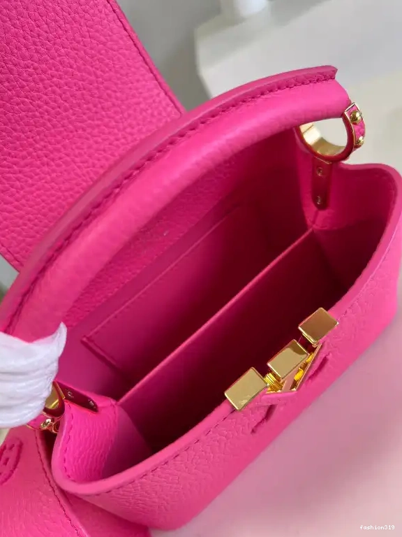 MINI LOUIS CAPUCINES VUITTON 0402